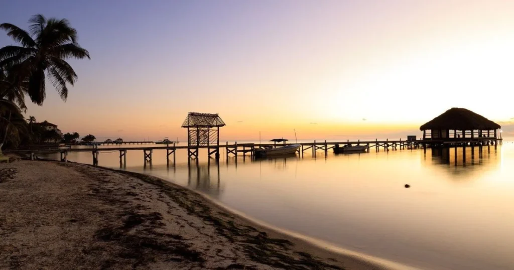 best time to travel to belize