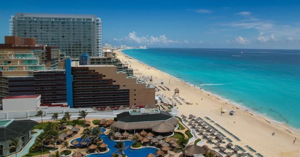 best time to travel to cancun