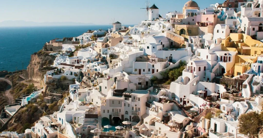 when is the best time to travel to greece